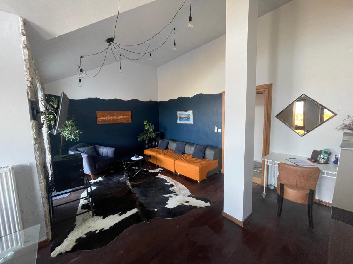 Vila Milka - Balkon - Besplatan parking - Samostalna prijava - B&B Karlovac