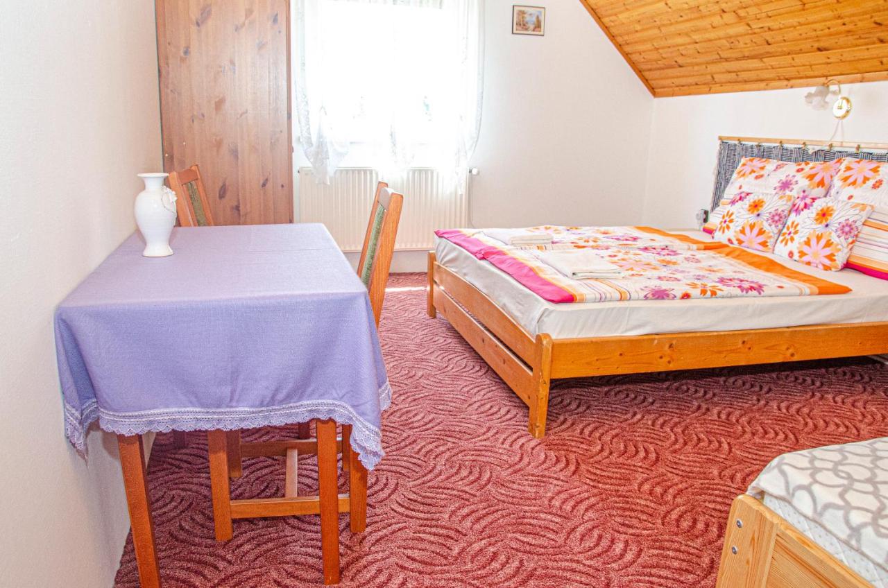 Chambre Triple – Vue sur Montagne