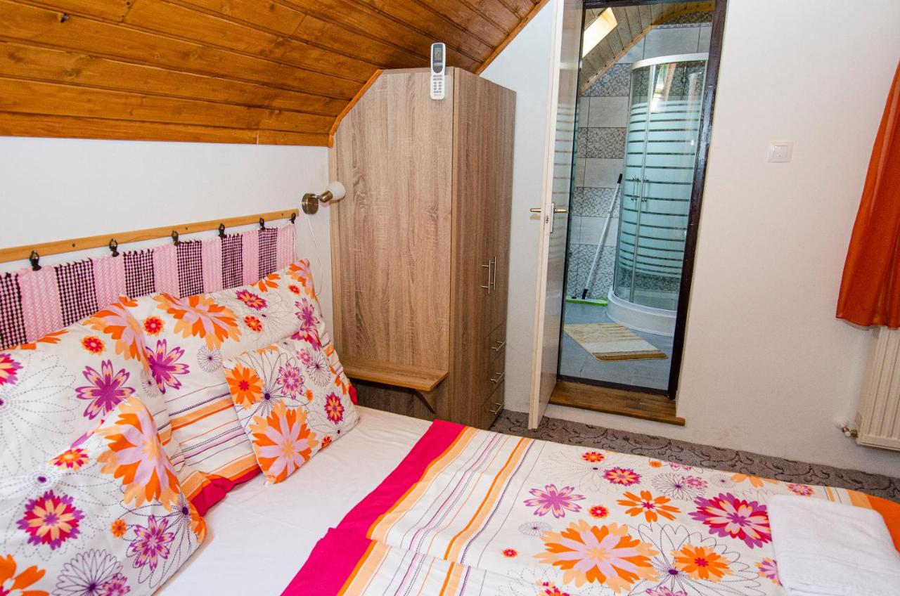 Deluxe Double Room with Shower