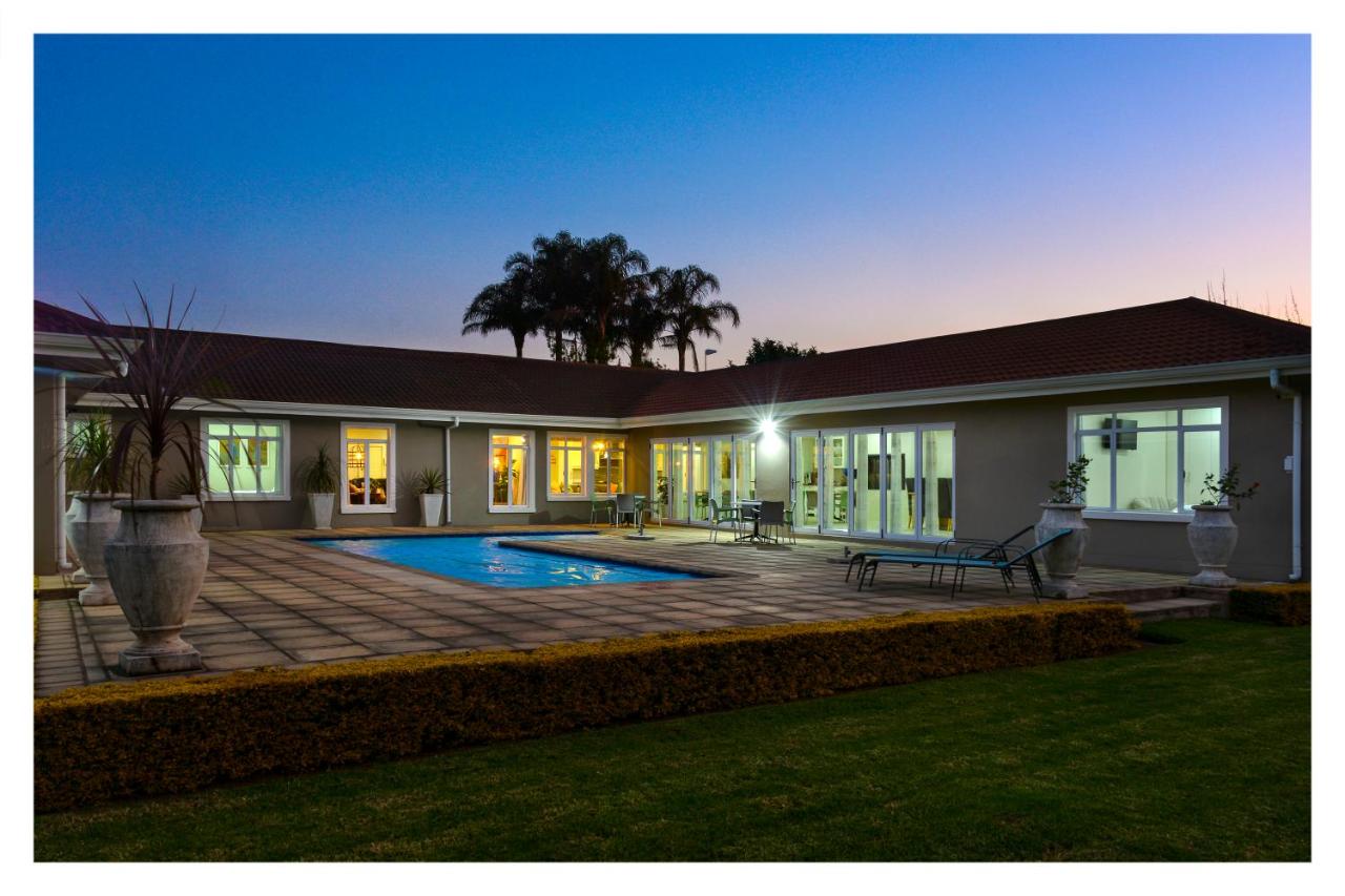 66 On Monzali 4 Star Luxury Guesthouse - B&B