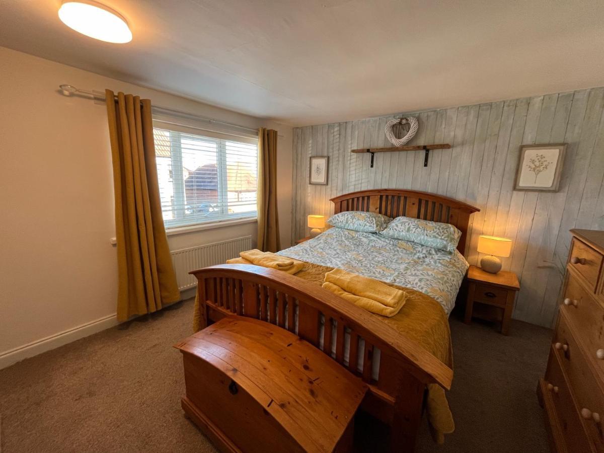Delightful Cockle Cottage - B&B