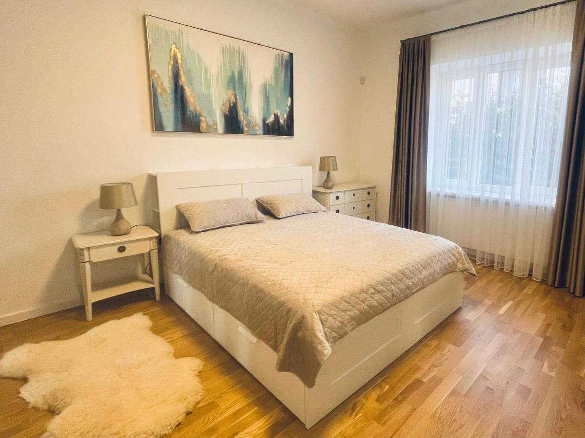 Luxury Central Apartment Easy Kaunas - B&B Kaunas