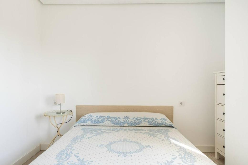 Apartamento amplio con 4 habitaciones y 2 baños - Great apartment with 4 rooms - 2 baths - Ferienwohnung