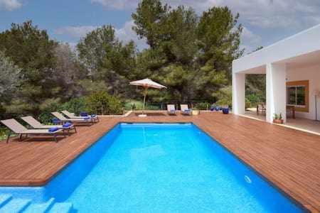 B&B Ibiza Town - Can coll des cocons barefoot house 5min from pacha - Bed and Breakfast Ibiza Town
