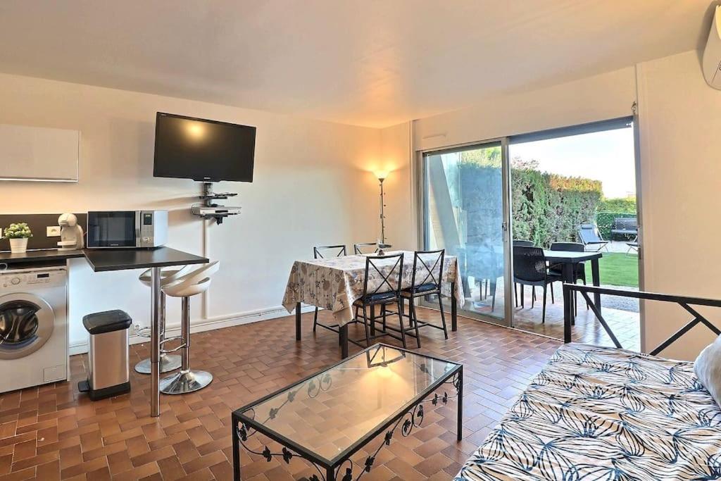 Petit coin de paradis à deux pas de la mer jardin - B&B