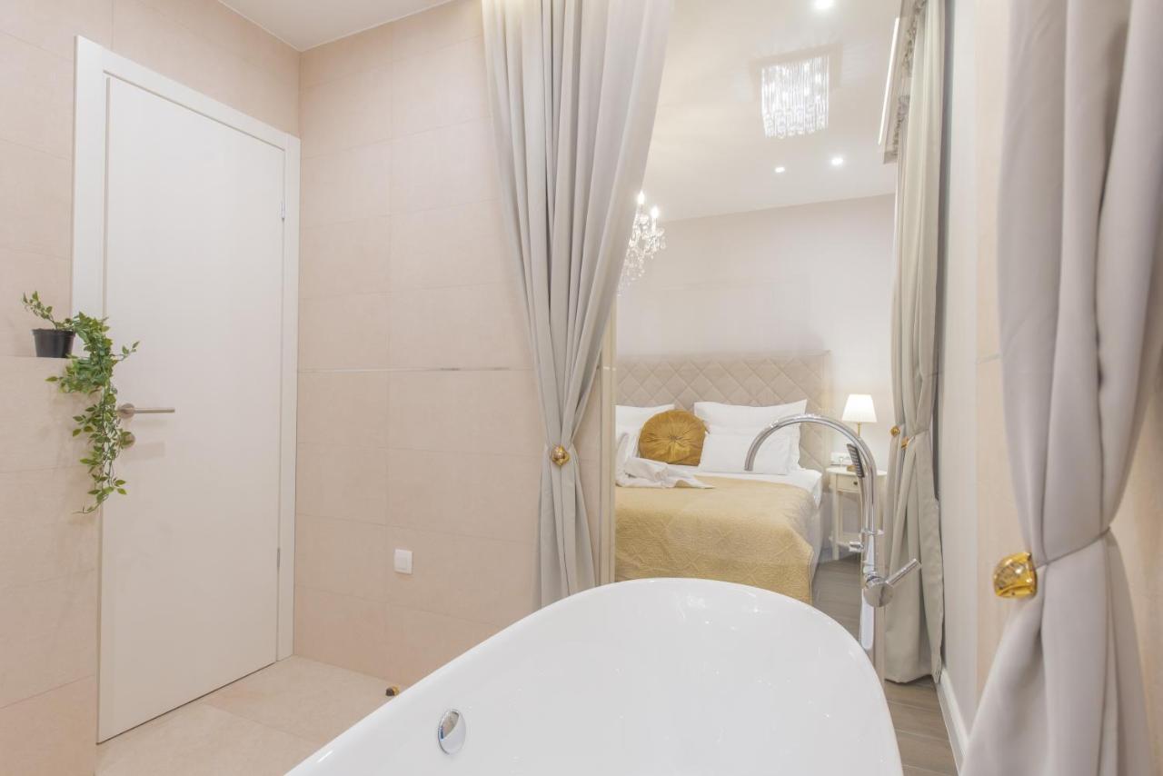Deluxe Double Room with Bath