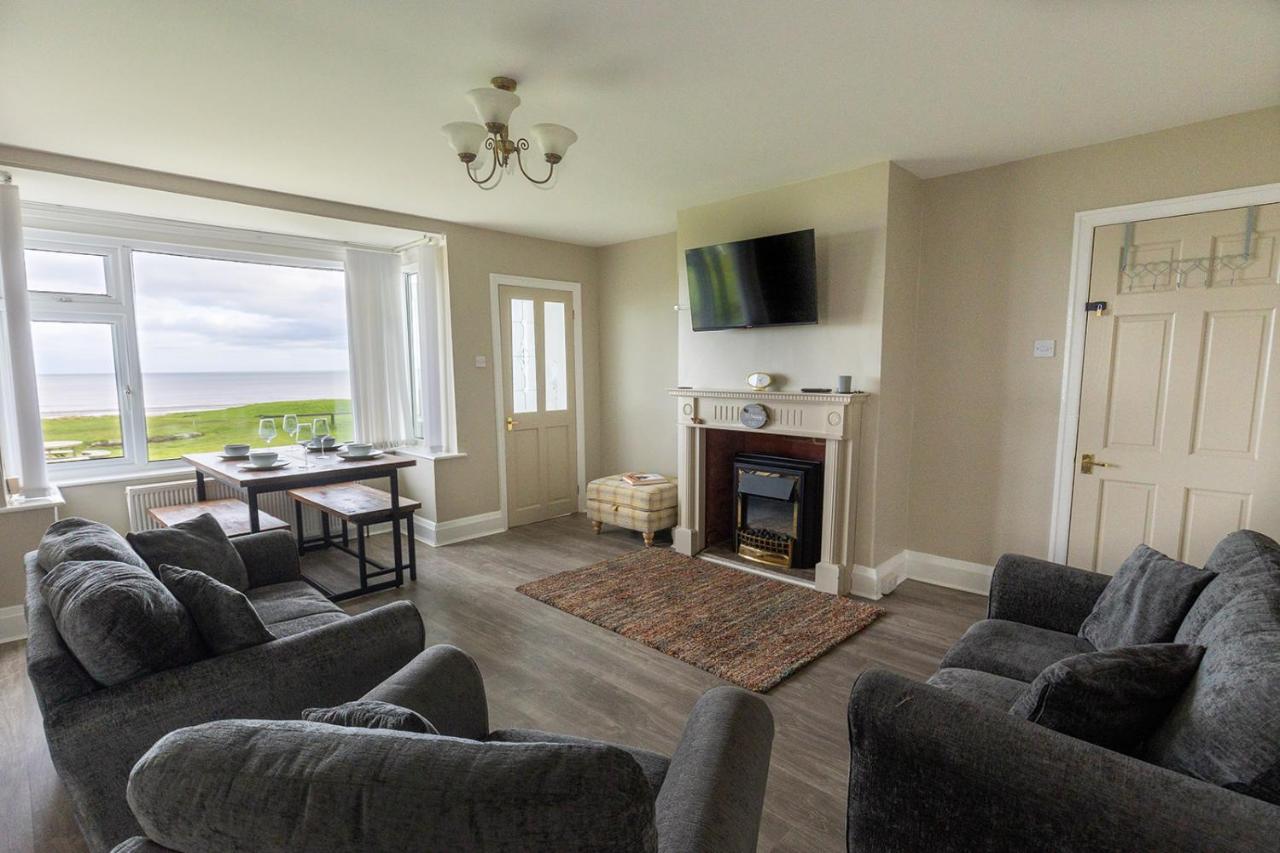 B&B Bessingby - BEACHFRONT APARTMENT - Ground Floor Apartment with Sea Views, Next to the Beach, Bridlington, North Yorkshire - Bed and Breakfast Bessingby