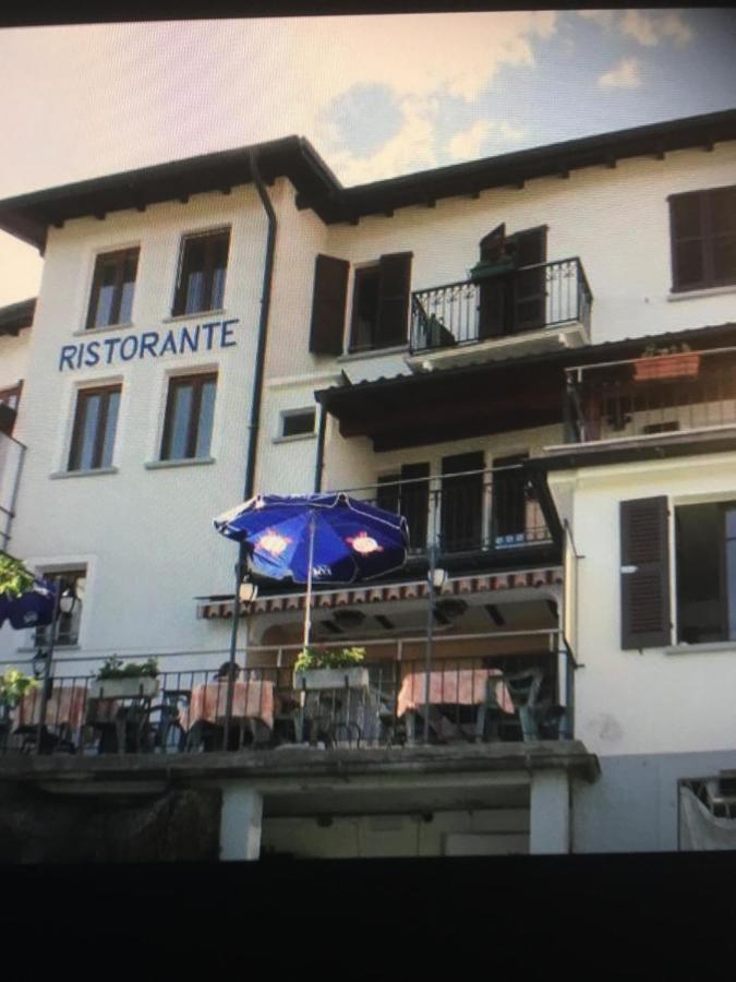 B&B Novaggio - Ristorante Bar Pensione Novaggio - Bed and Breakfast Novaggio