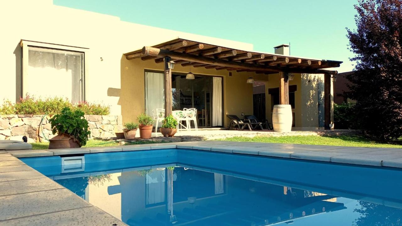 Casa EL Hache - Piscina - Chacras de Coria - B&B