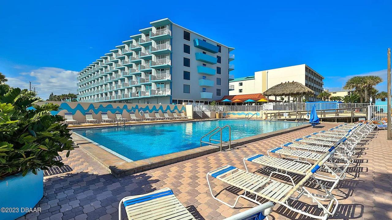 Luxury Beachfront Studio - Private Balcony with Ocean View - Heated Pool - Hot Tub - Tiki Bar - Sauna - Ferienwohnung