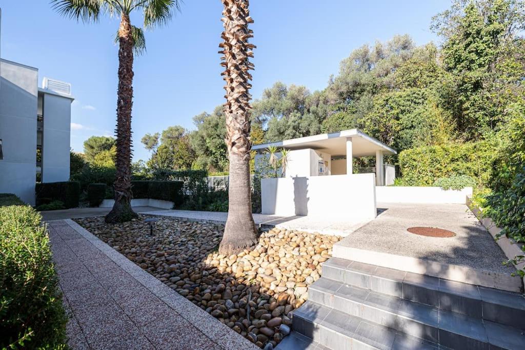 Beautiful and Spacious 2 bed Apt with Pool - Ferienwohnung Antibes