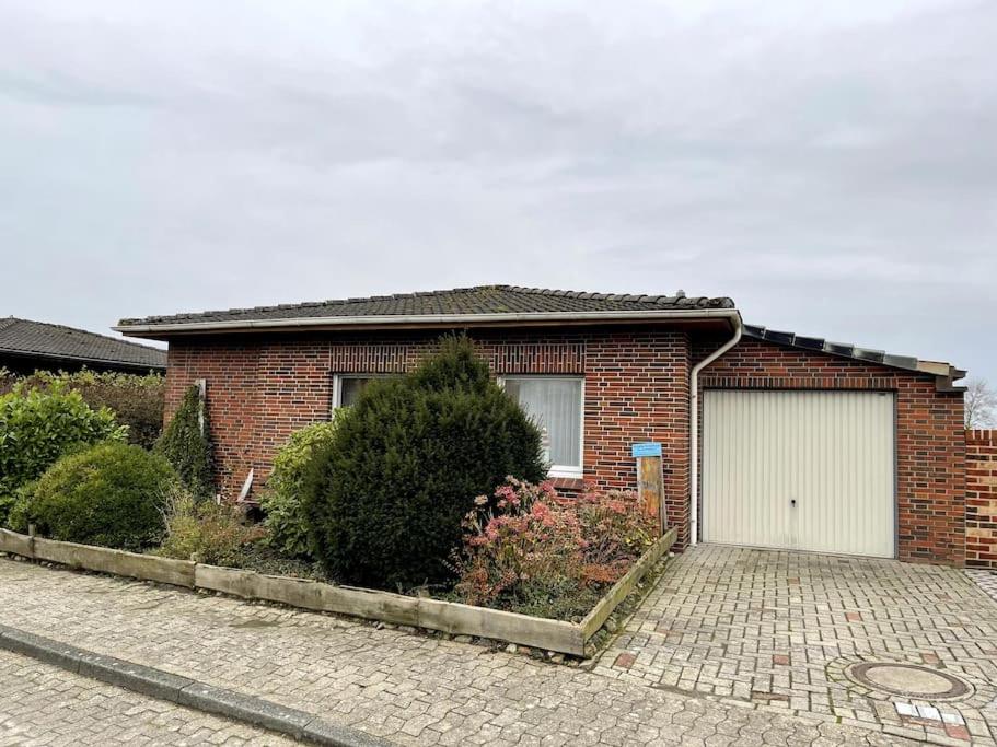 Haus Willi mit Hund in Schillig - B&B