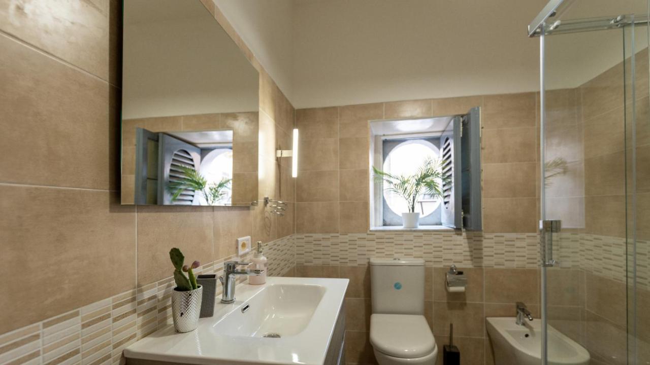 Suite Lit Queen-Size avec Baignoire Spa