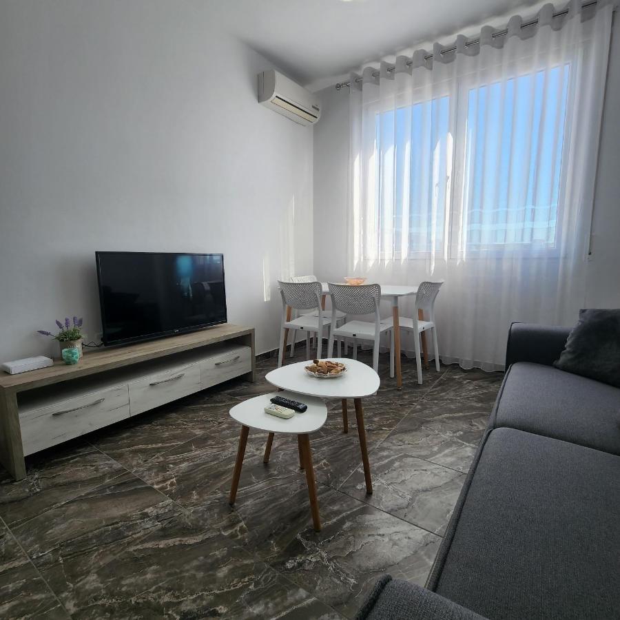 B&B Tirana - Kalpazo Home Tirana Aviation - Bed and Breakfast Tirana