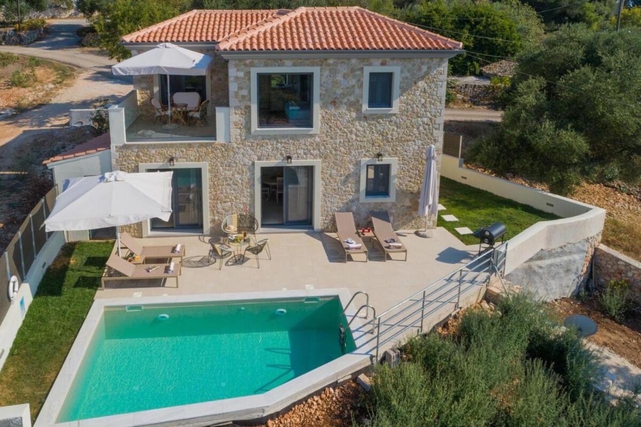 Majestic Stone Villa Sea View Pool - B&B