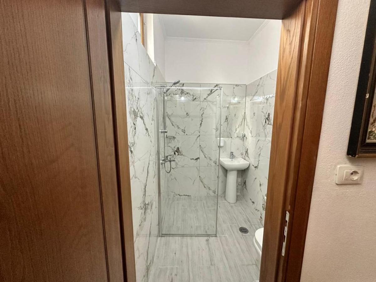 Camera Tripla Basic con Bagno in Comune