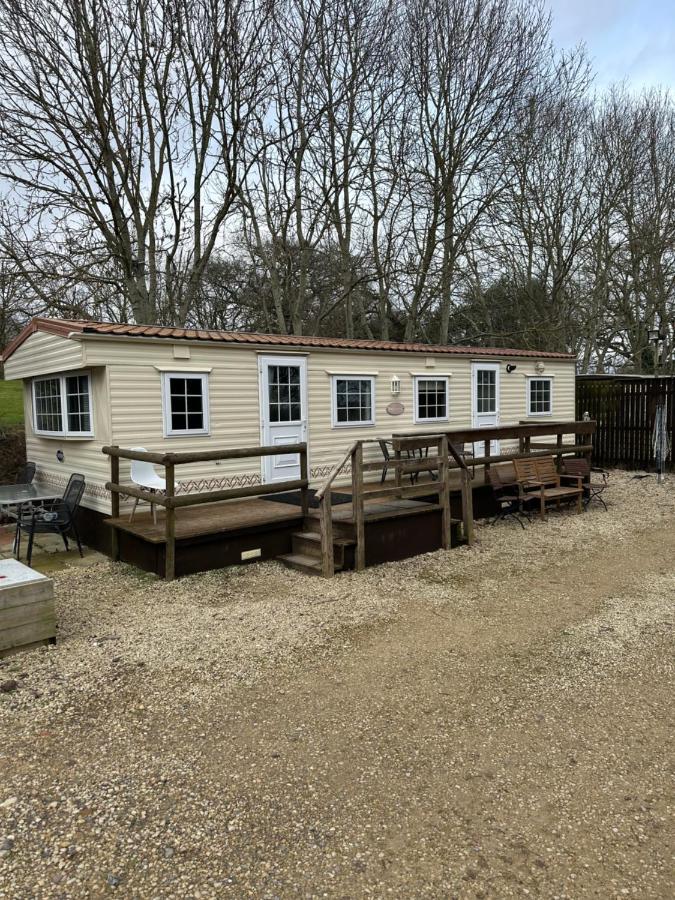 Static Mobile home set in our 20 acres of farmland - B&B