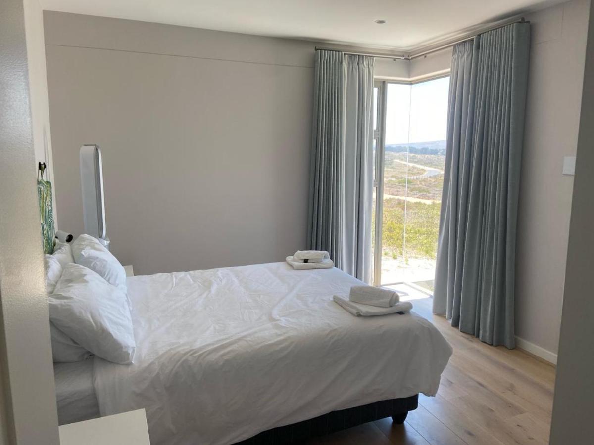 B&B Langebaan - 10 Springbok Close, Shark Bay Estate - Bed and Breakfast Langebaan