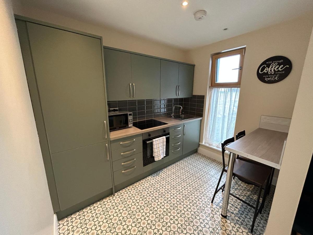 Two bedroom ground floor apartment, professionally managed - B&B