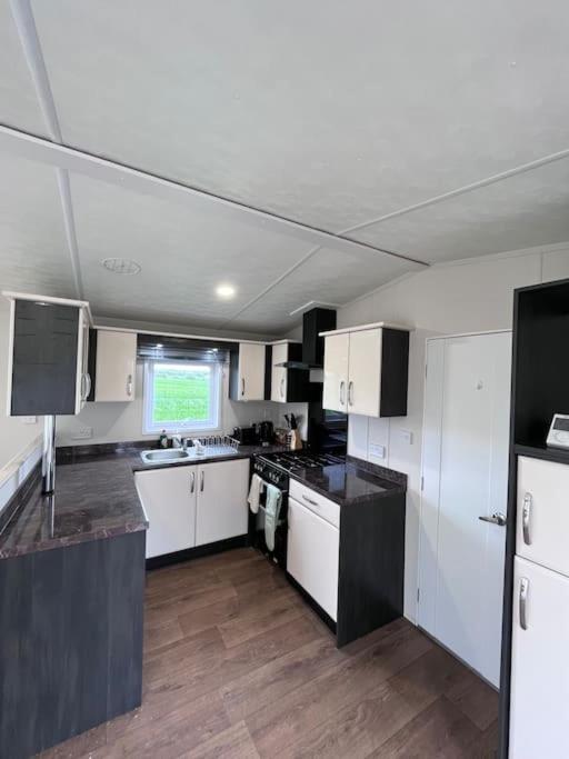 Cosy family farm static caravan - B&B Dalton