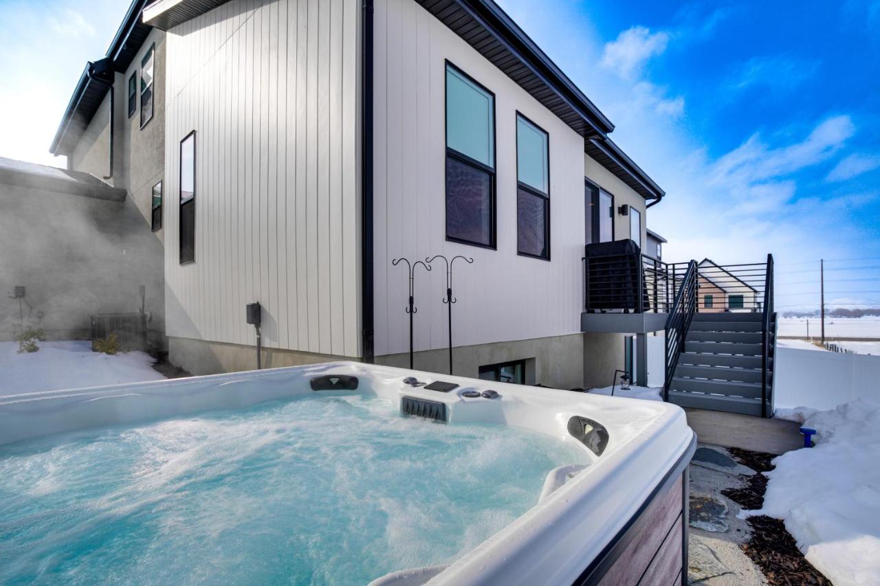 Modern Heber City Getaway Mountain View, Hot Tub! - Chambres d’hôtes Heber City