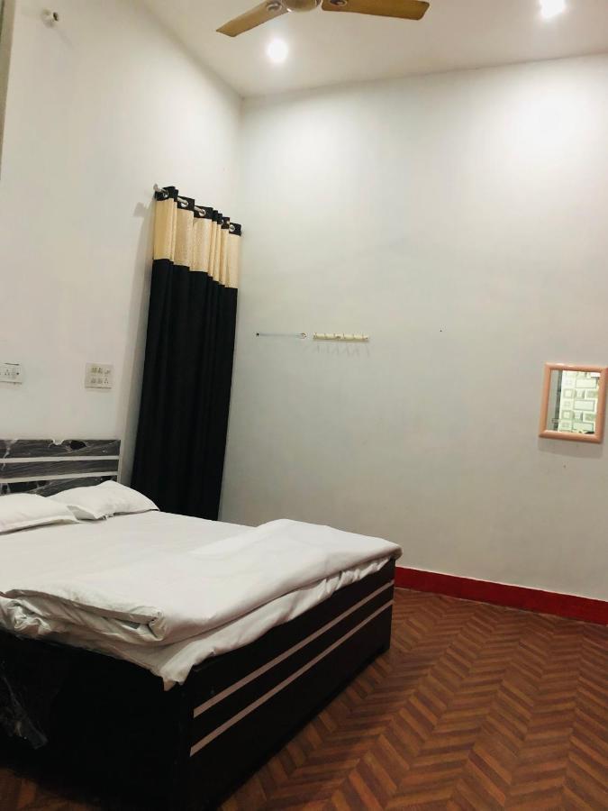 B&B Mathura - Krishna luxury stay - Bed and Breakfast Mathura