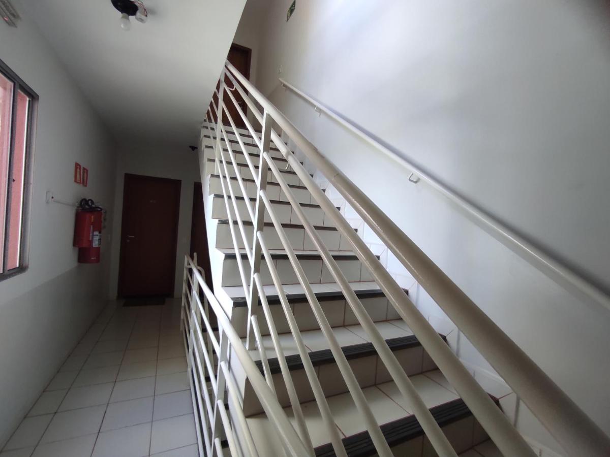 Apartamento com ar- condicionado no Alto Umuarama, próximo ao Aeroporto e UFU - B&B Uberlândia