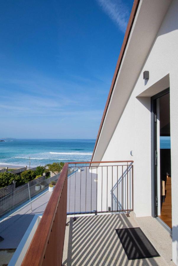 AG Casa Arnados,1ª linea de playa Razo con jardín - B&B