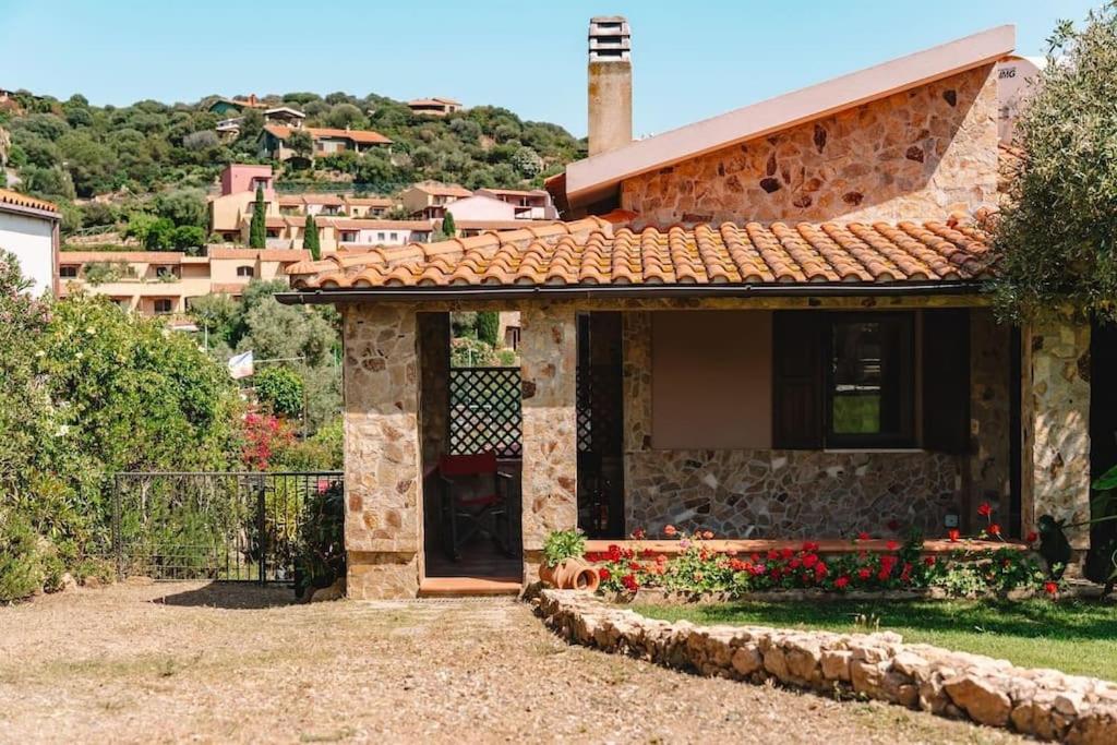 Casa Avio a 400mt dal mare vacanze a Chia Sardegna - B&B