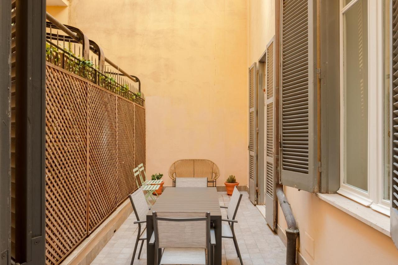 Elegant apartment with patio at Piazza Navona - Ferienwohnung Rom