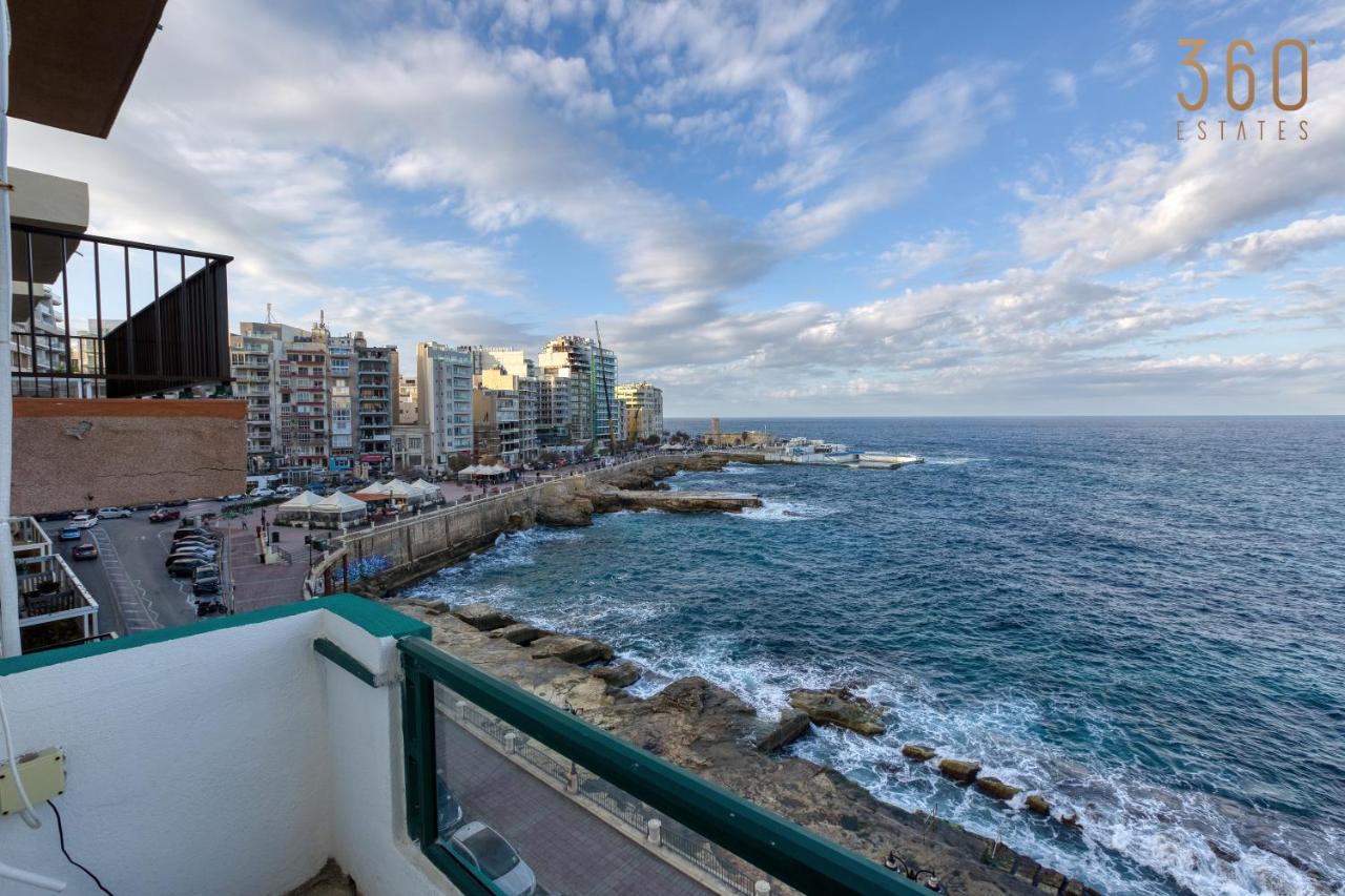 Spacious seafront home with terrace, BBQ & Views by 360 Estates - Chambres d’hôtes Sliema