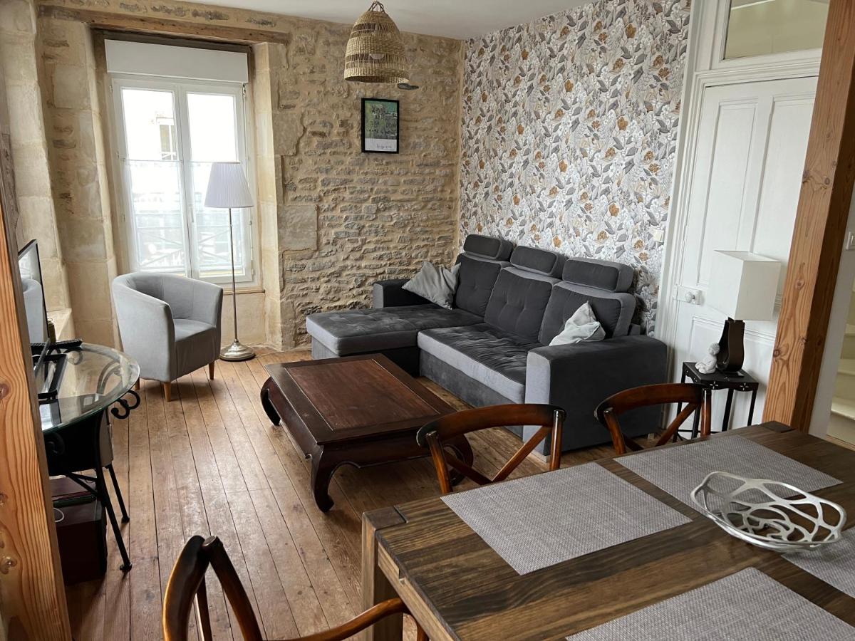 B&B Arromanches-les-Bains - Appartement 3 Pièces Bord de mer Place du 6 Juin - Bed and Breakfast Arromanches-les-Bains