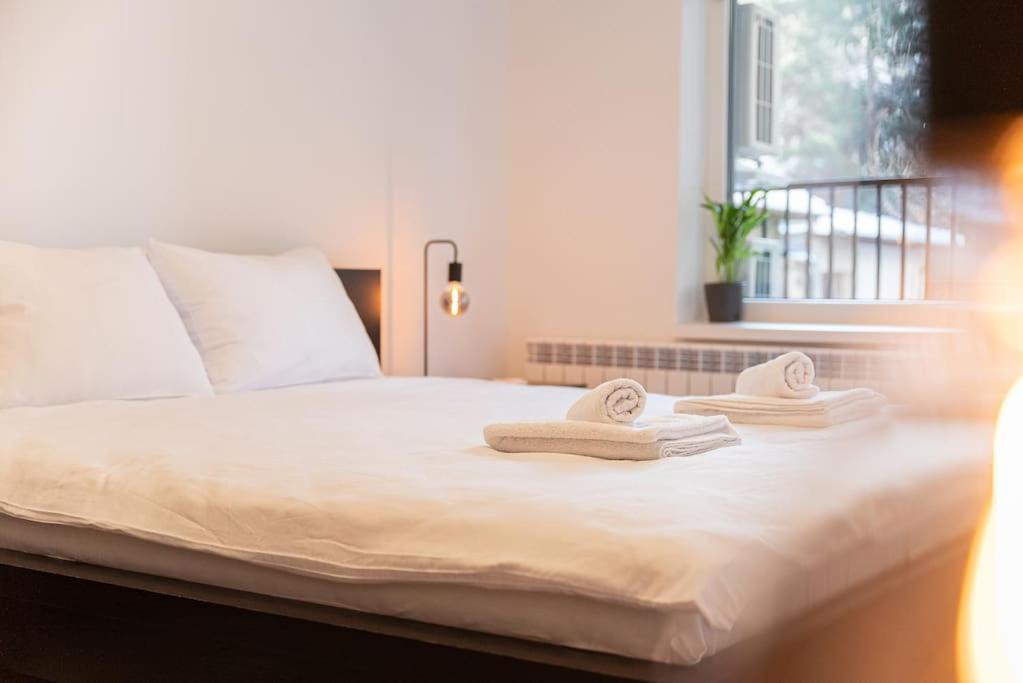 B&B Sofía - White Marble Business Suite (by Holiwork Stays) - Bed and Breakfast Sofía