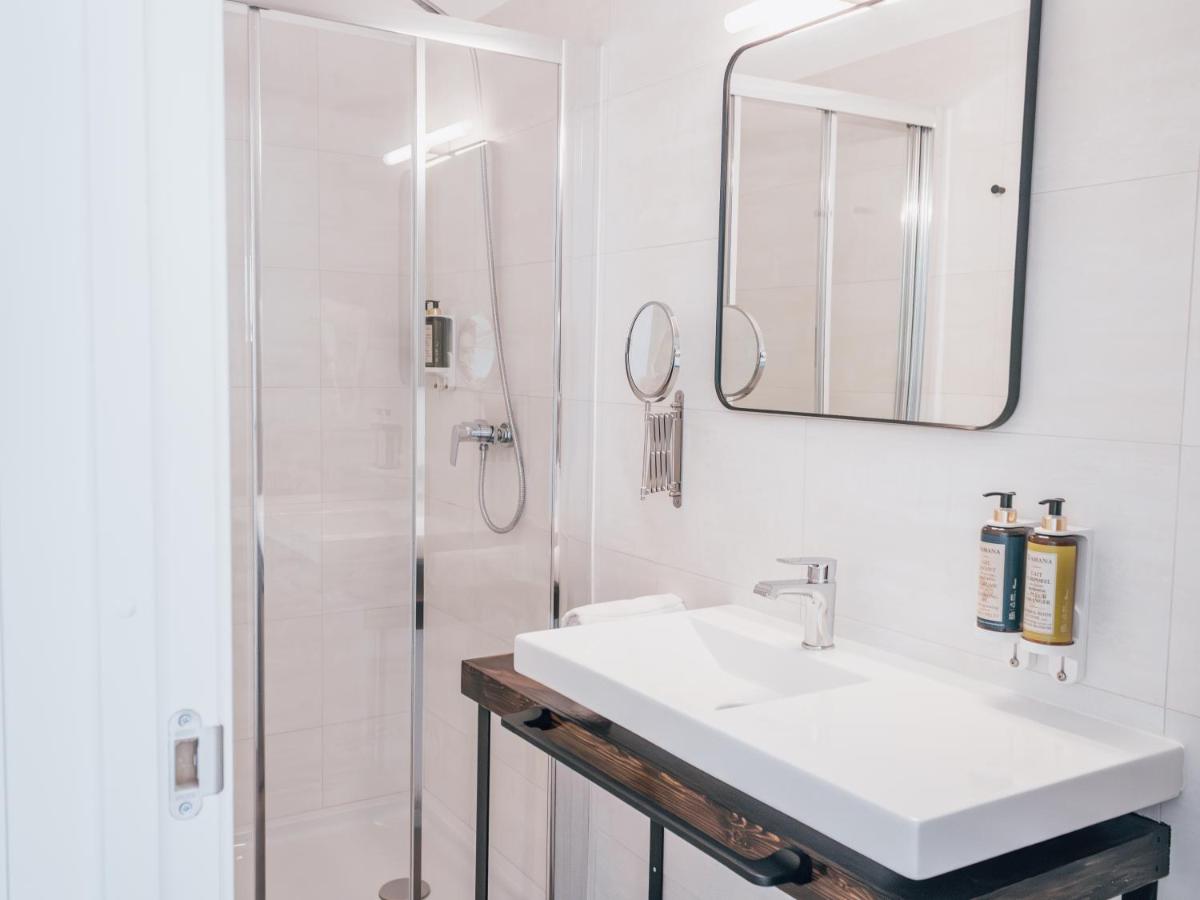 Tweepersoonskamer met 1 of 2 Bedden en Eigen Badkamer