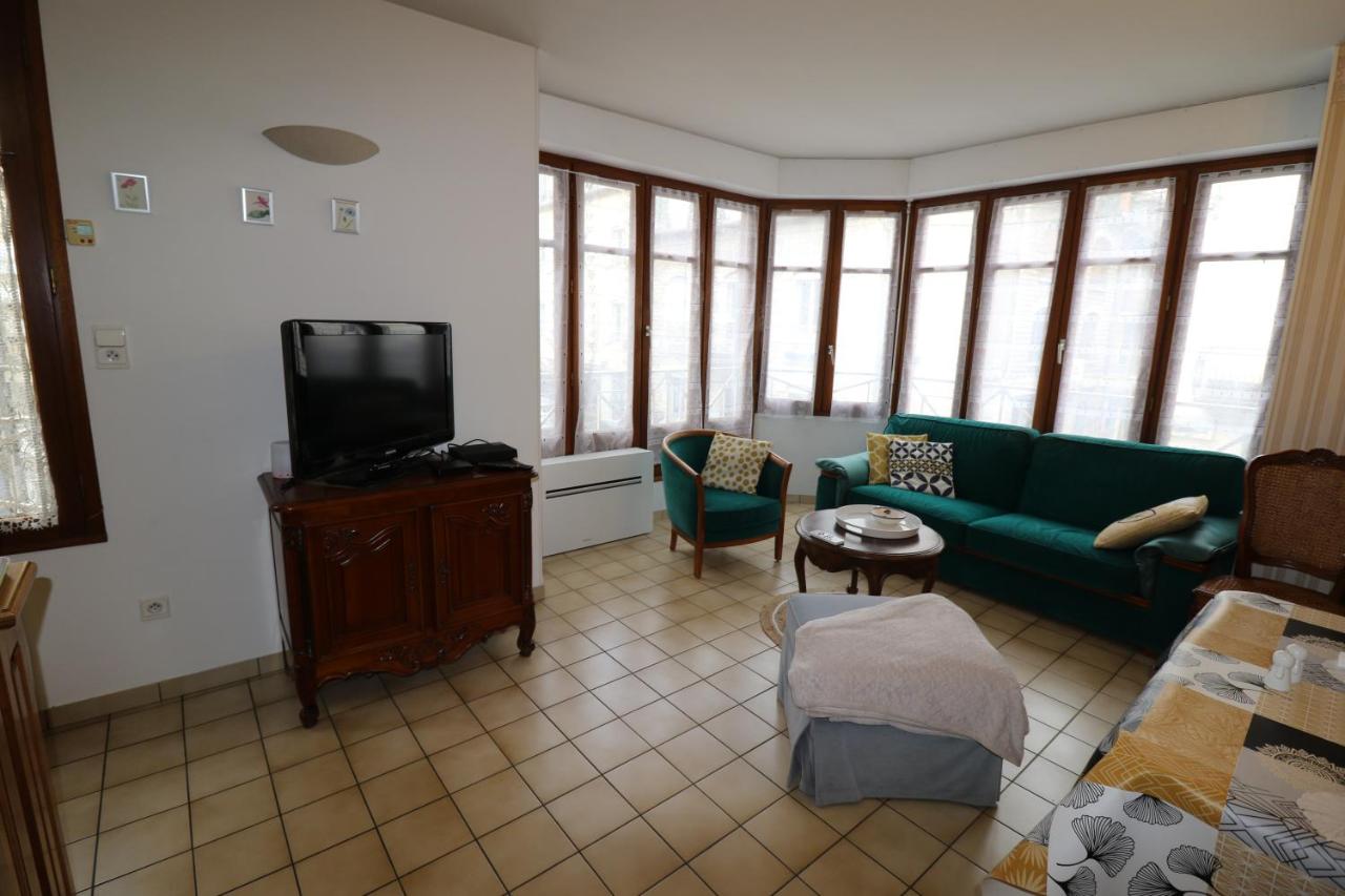 Idéal , Plein centre-ville tout confort - B&B Espalion