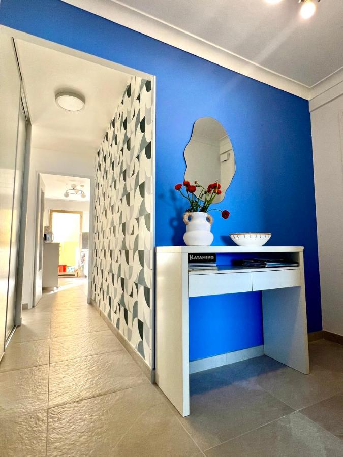 Seafront one bedroom apartment with a terrasse swimming pool and a parking - B&B Antibes