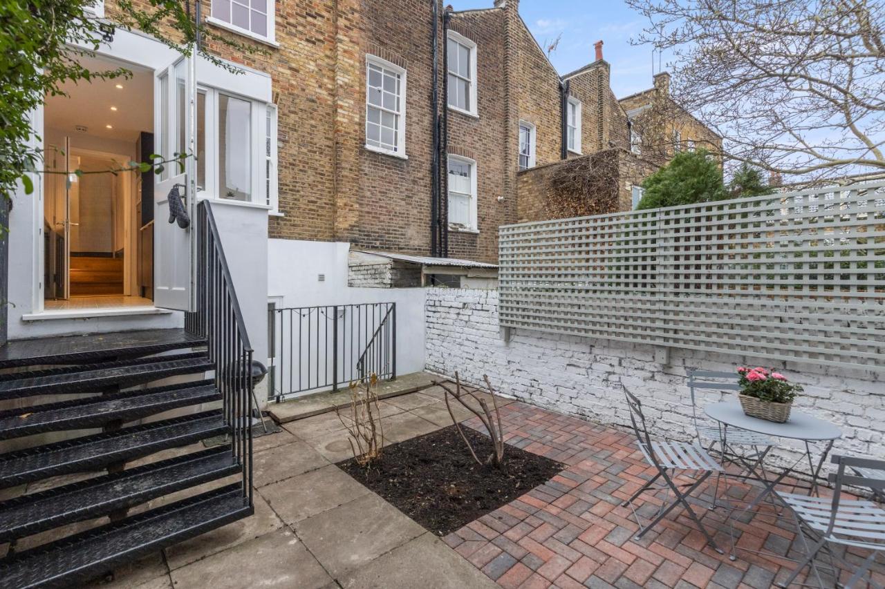 Guest Favorite Private home with King sized bed and Garden newly renovated - Chambres d'hôtes Londres