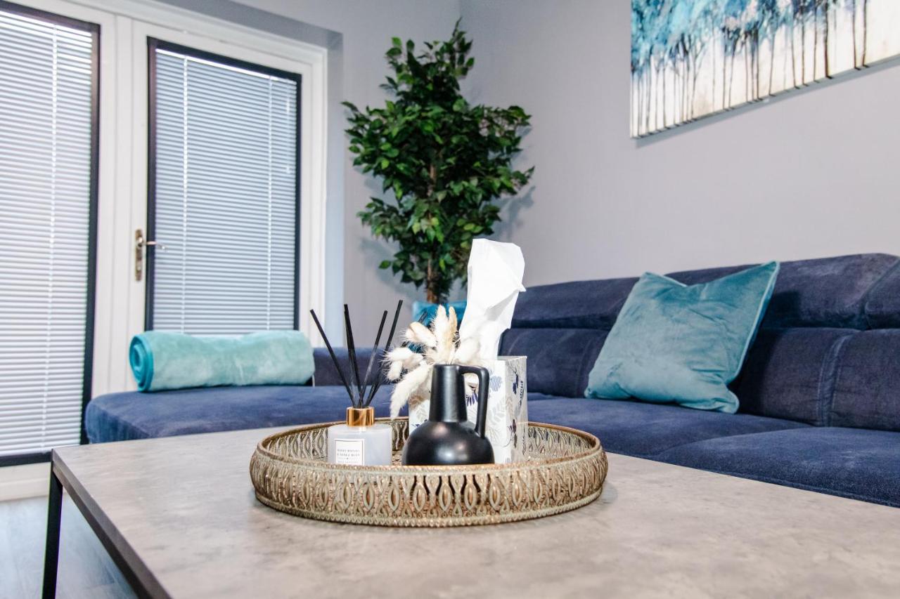 Large Home - FREE PARKING, BUSINESS STAYS, RELOCATORS, FAMILIES - Chambres d'hôtes Stockton-on-Tees