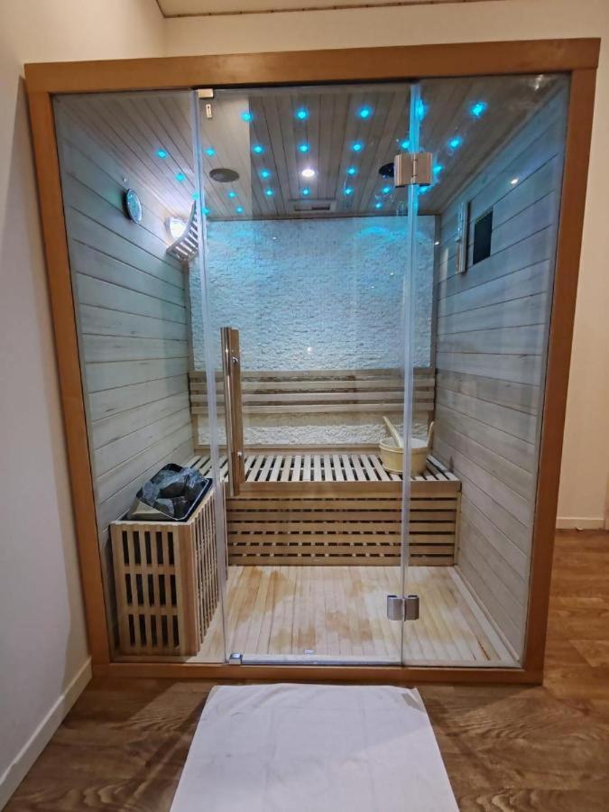 NG Prestige - Lille l Tourcoing Winoc - Balnéo - Sauna - Netflix - Wifi - Bed and Breakfast