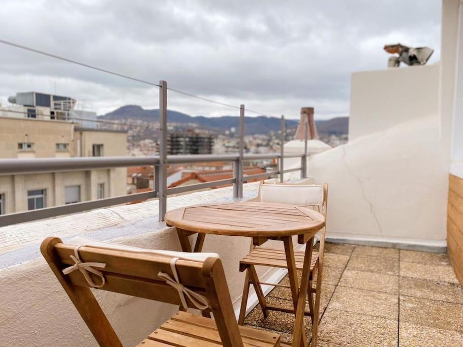 DUPLEX - TERRASSE 2 CHAMBRES CENTRE-VILLE JAUDE - B&B Clermont-Ferrand