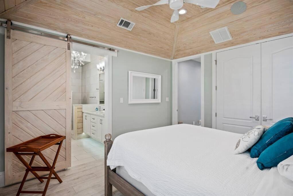 Serenity By The Sea 3 Br 3.5 Ba - B&B Destin