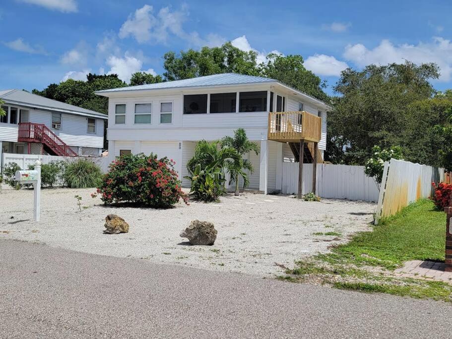Pelican Fresh Entire Unit Kit Washer Dryer Upstairs 3Mi to Beach - B&B Bonita Springs