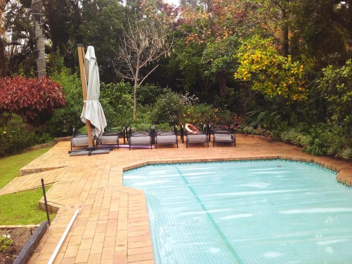 B&B Cape Town - Constantia HomeStay - Bed and Breakfast Cape Town