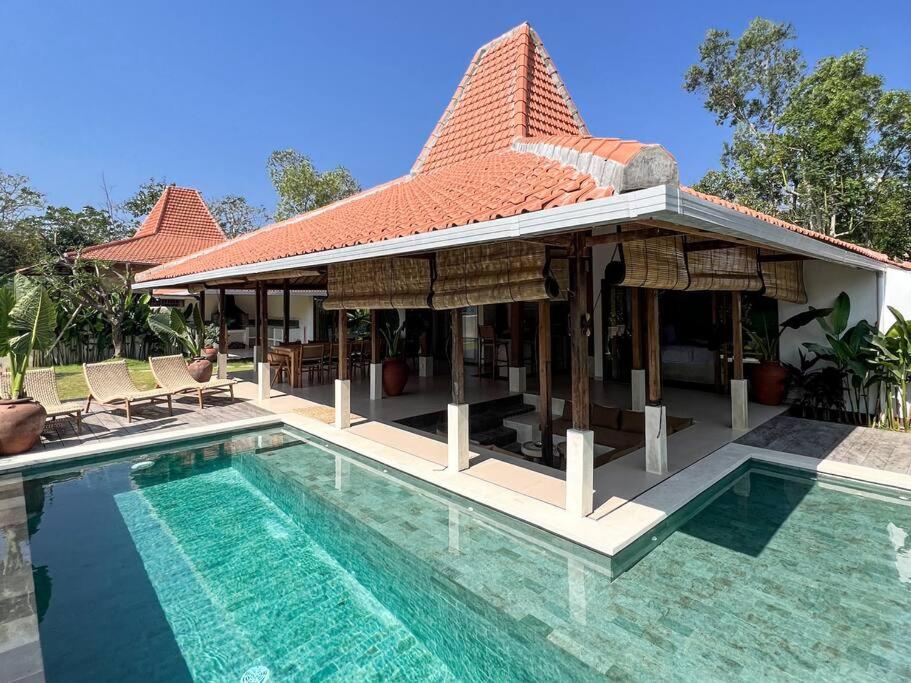 Villa Joglo Catalina - B&B Uluwatu