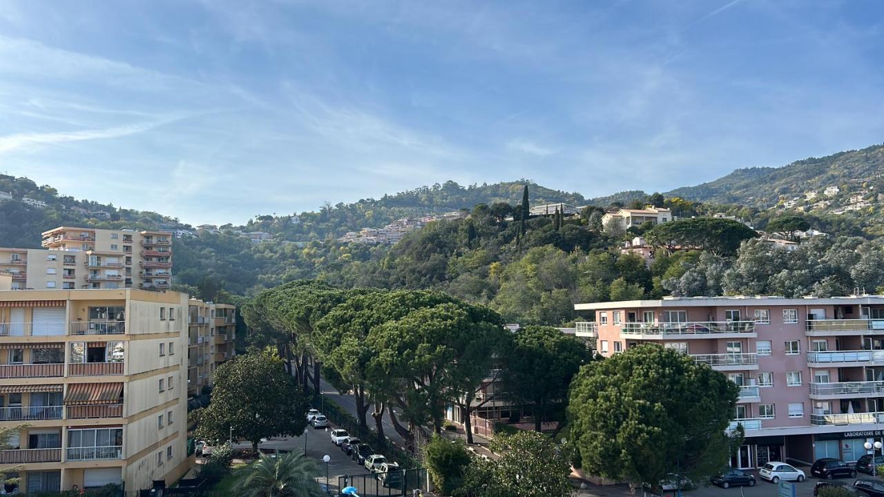 Appartement climatisé 7 couchages Mandelieu-la-Napoule - B&B Mandelieu-la-Napoule