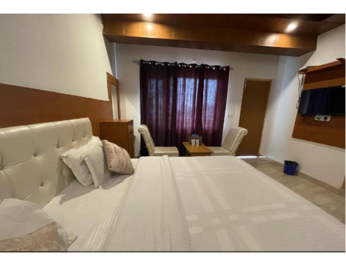 B&B Mussoorie - Hotel Atithi, Near Yes Bank, Mall Road, Mussoorie - Bed and Breakfast Mussoorie