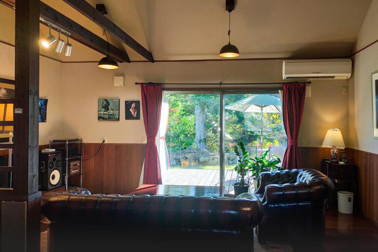 伊豆高原 桜並木通りに面したコテージJiro's - Bed and Breakfast Ito