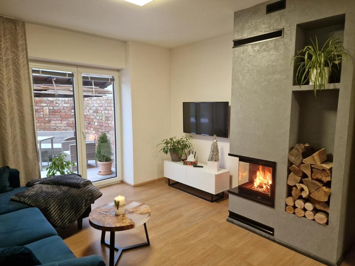 Rodinný dům u rybníka v blízkosti Olomouce - B&B Hlušovice