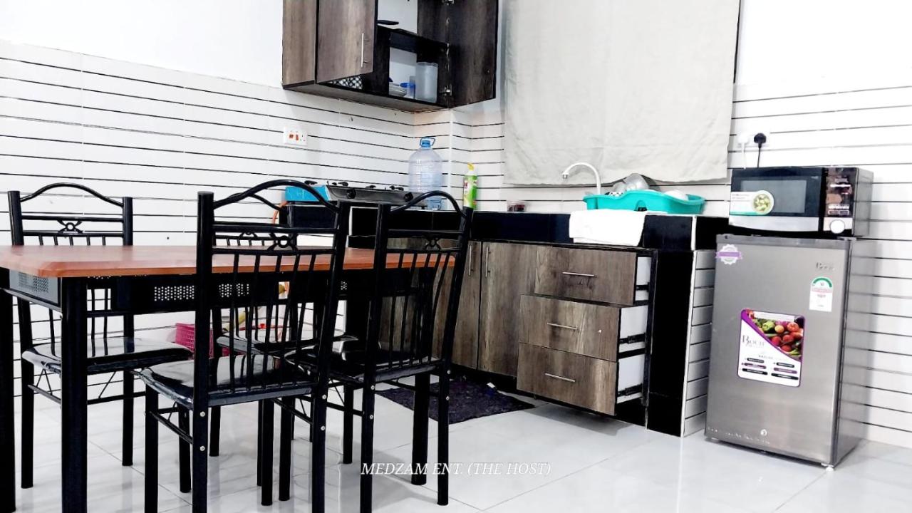 1 bedroom with 2 beds apt 217 Kisimani Heights, Msa - B&B Mombasa