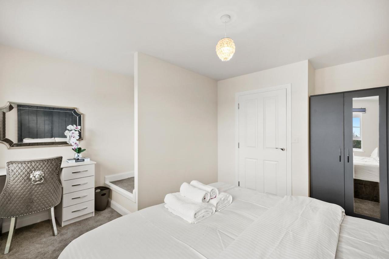 Beautiful 4 Bed in Leicester - Garden - Parking - B&B